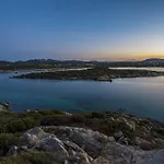 Apartahotel Cala Petralana 3*