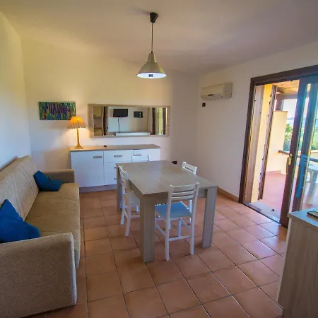 מלון דירות Cala Petralana 3*