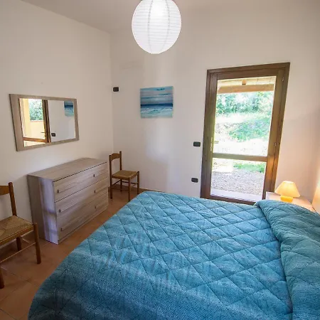 מלון דירות Cala Petralana 3*