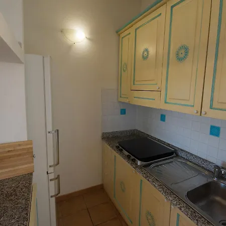 Aparthotel Cala Petralana