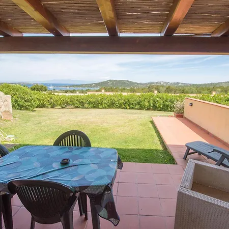 Aparthotel Cala Petralana 3*