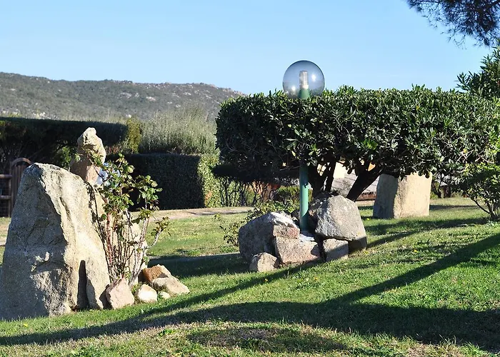 Aparthotel Cala Petralana