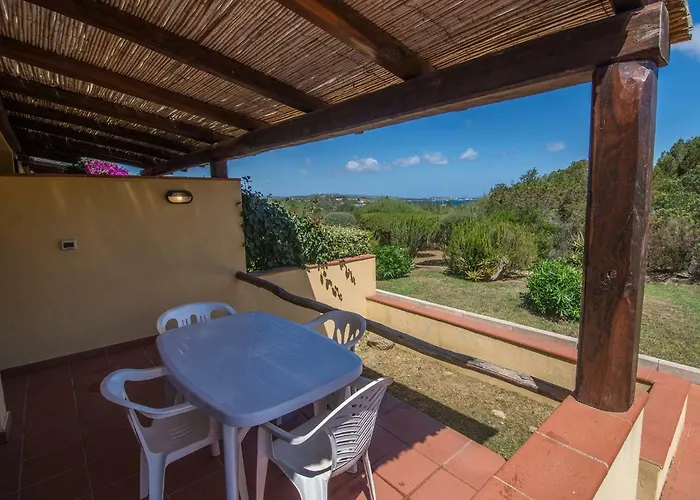 Aparthotel Cala Petralana 3*